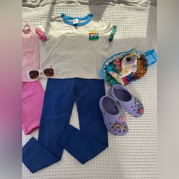 Hanna Andersson || 5T Girls Bundle Shorts, Shirts, Leggings & Shoes - Picture 3 of 13